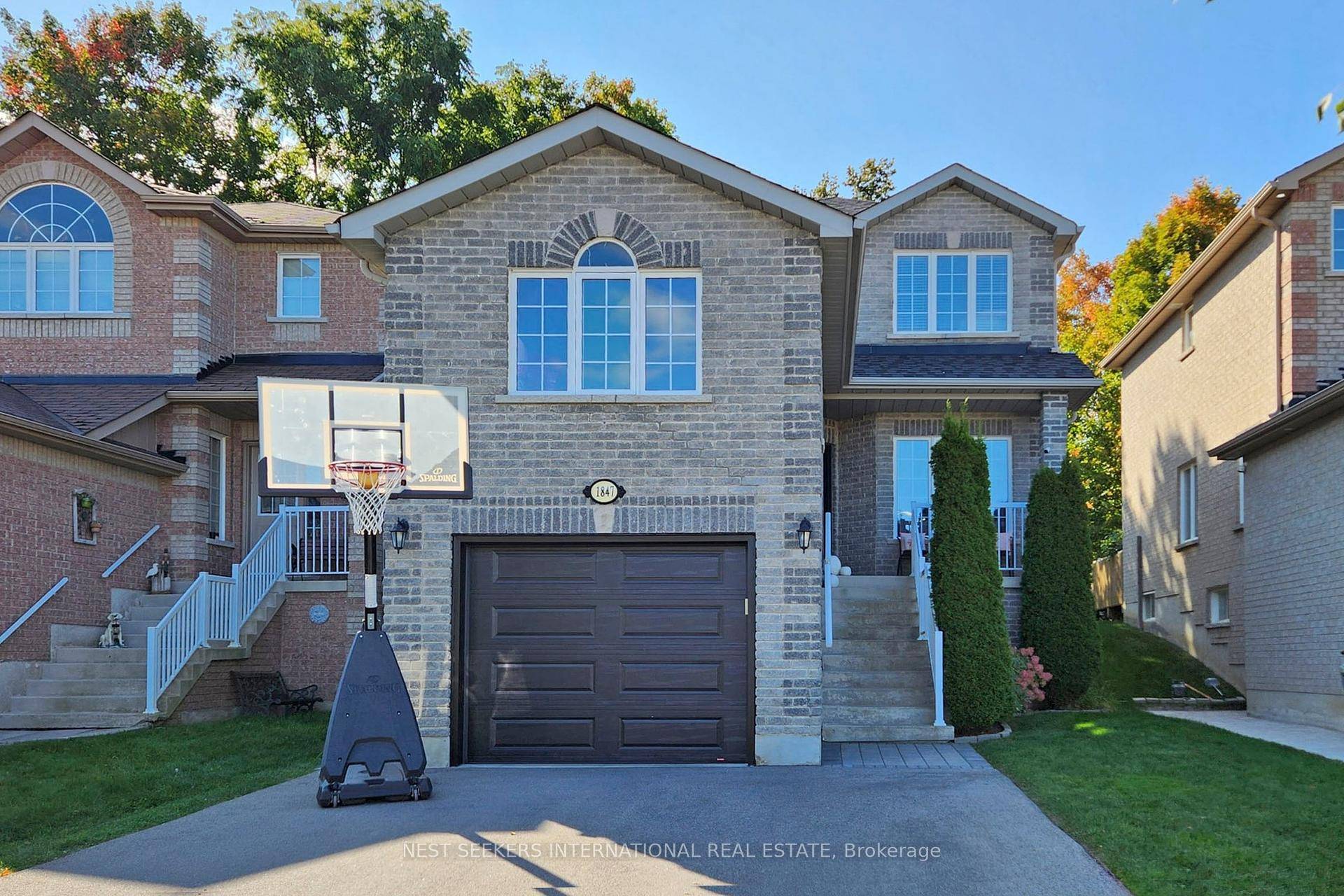 Client RemarksThis elegant, fully detached brick home is nestled in a family friendly neighbourhood, ideally located within walking distance of schools, local shops, and beautiful parks.