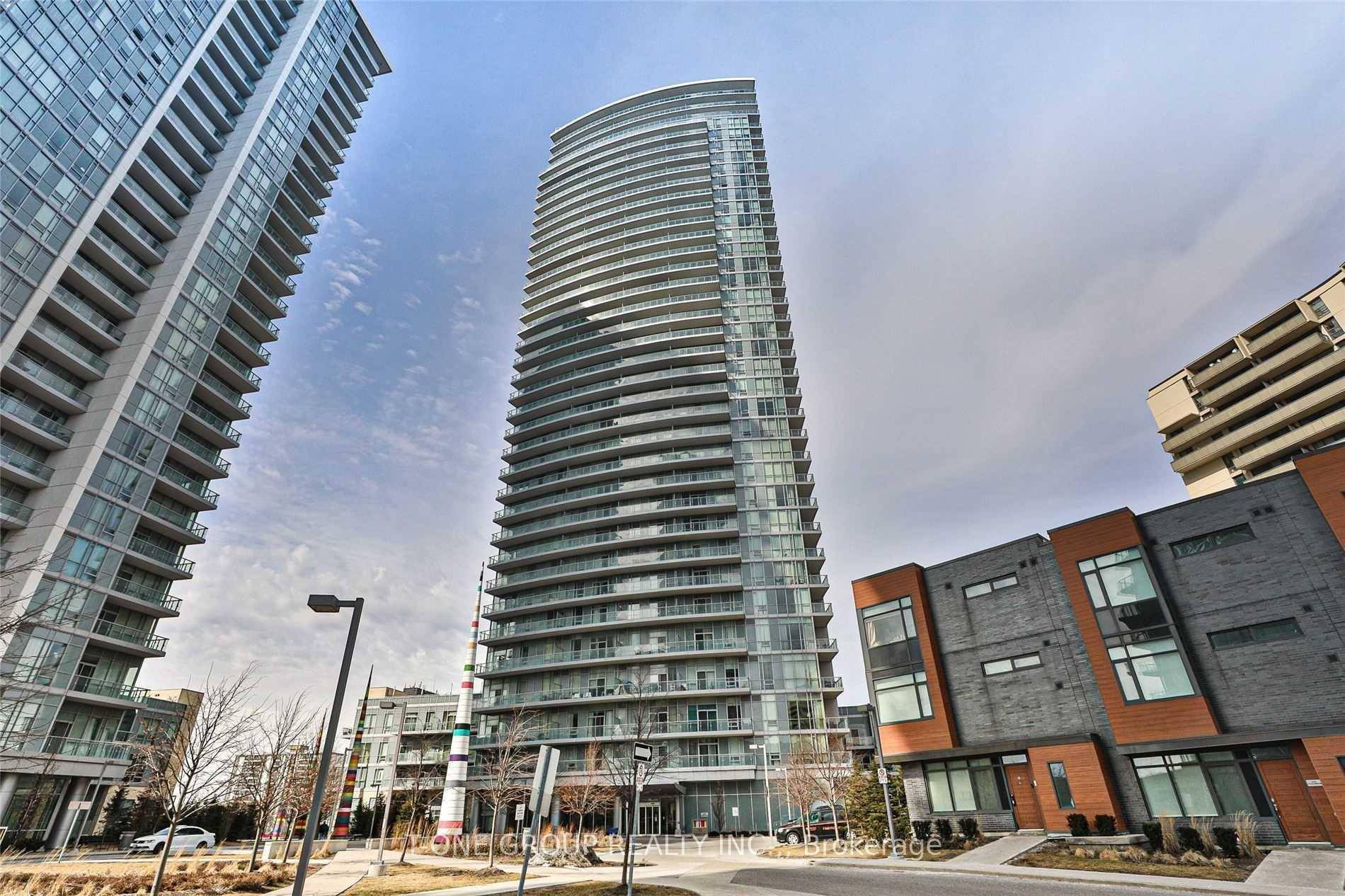 Luxury Condo, South East View, Unobstructed City View, Full Of Sunlight Through Huge Windows !