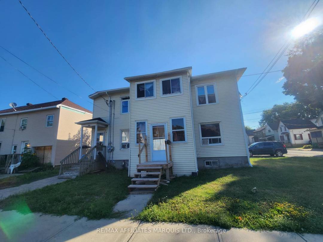 A lucrative investment opportunity awaits near the town center, offering unparalleled access to local amenities, perfect for tenants.