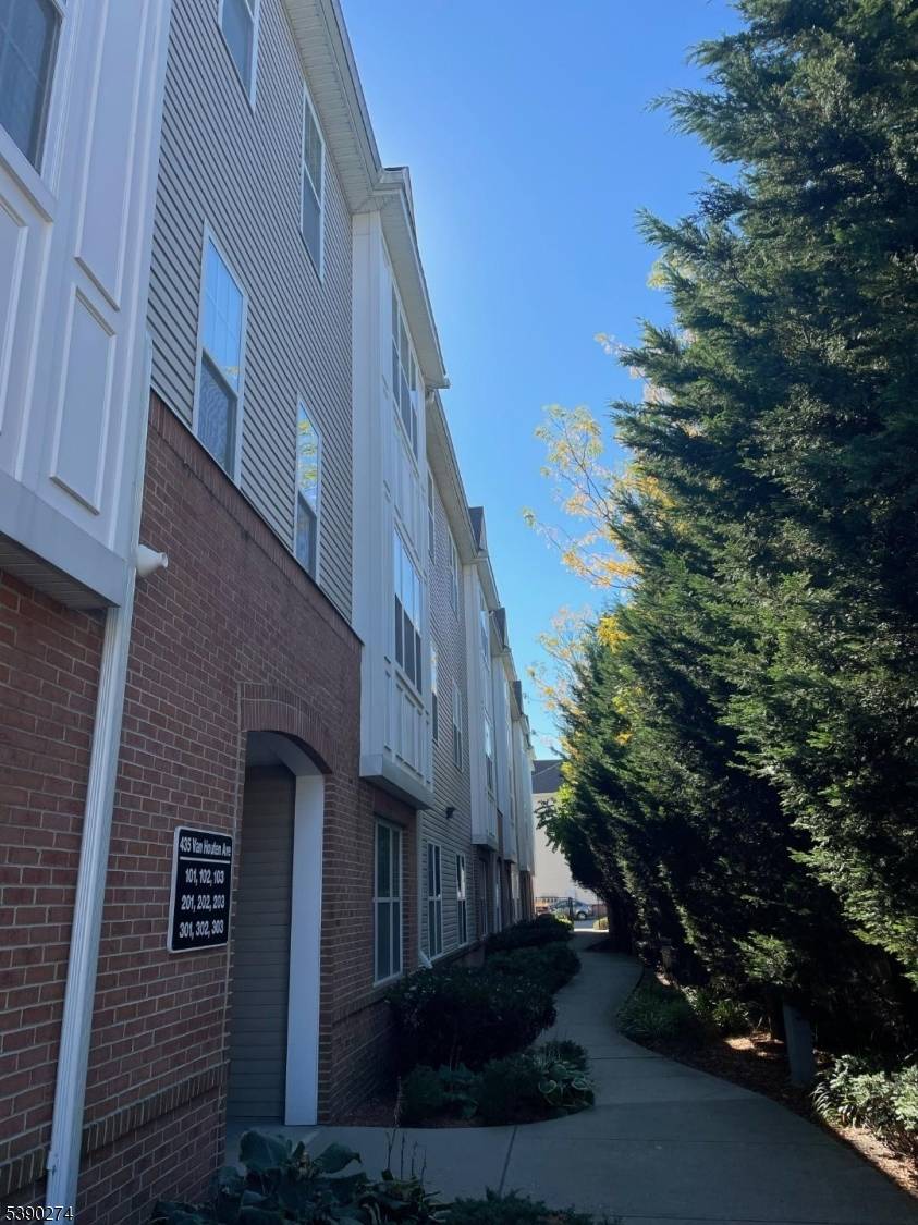 WHY RENT WHEN YOU CAN OWN ?