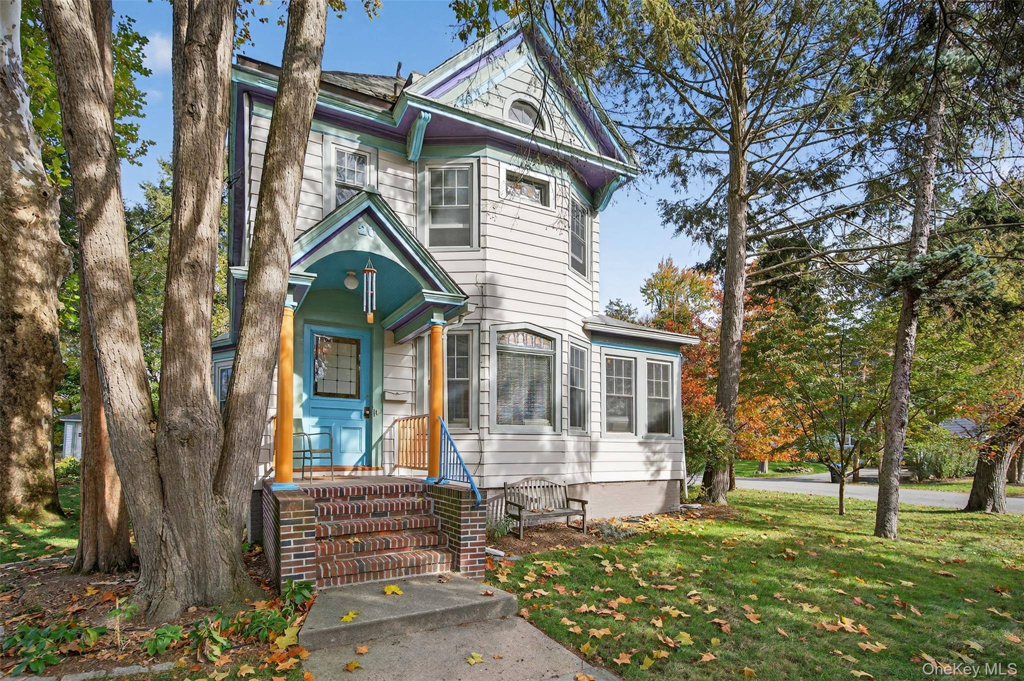 Circa 1900s Charming Victorian !