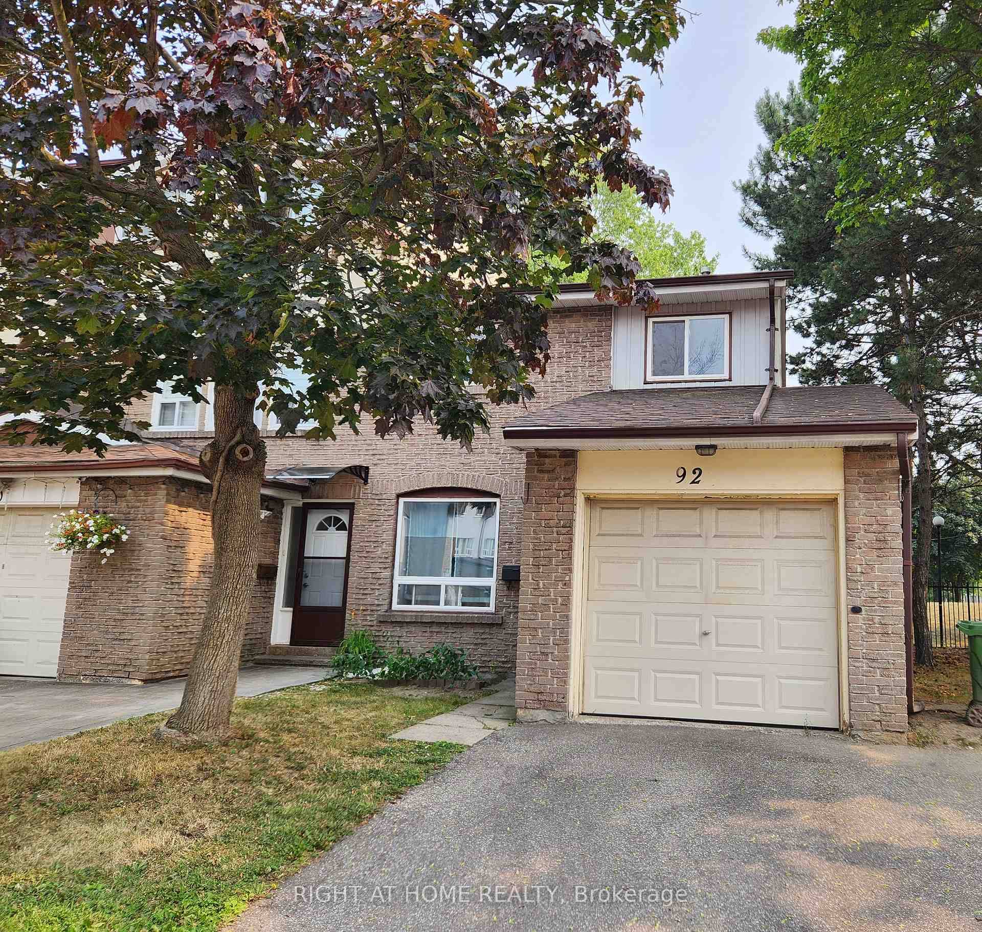 2 Storey condo townhouse in a nice location of Pharmacy and Finch Area.