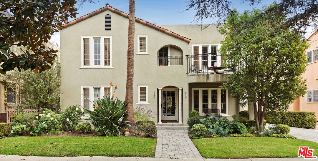 614 N Beachwood Dr 2BR Mid Wilshire La