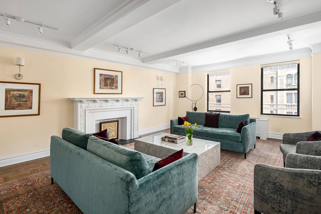 Situated on the corner of West End Avenue and 73rd Street, in one of Manhattan s more quiet and coveted neighborhoods, Residence 12MA at 277 West End Avenue is an ...