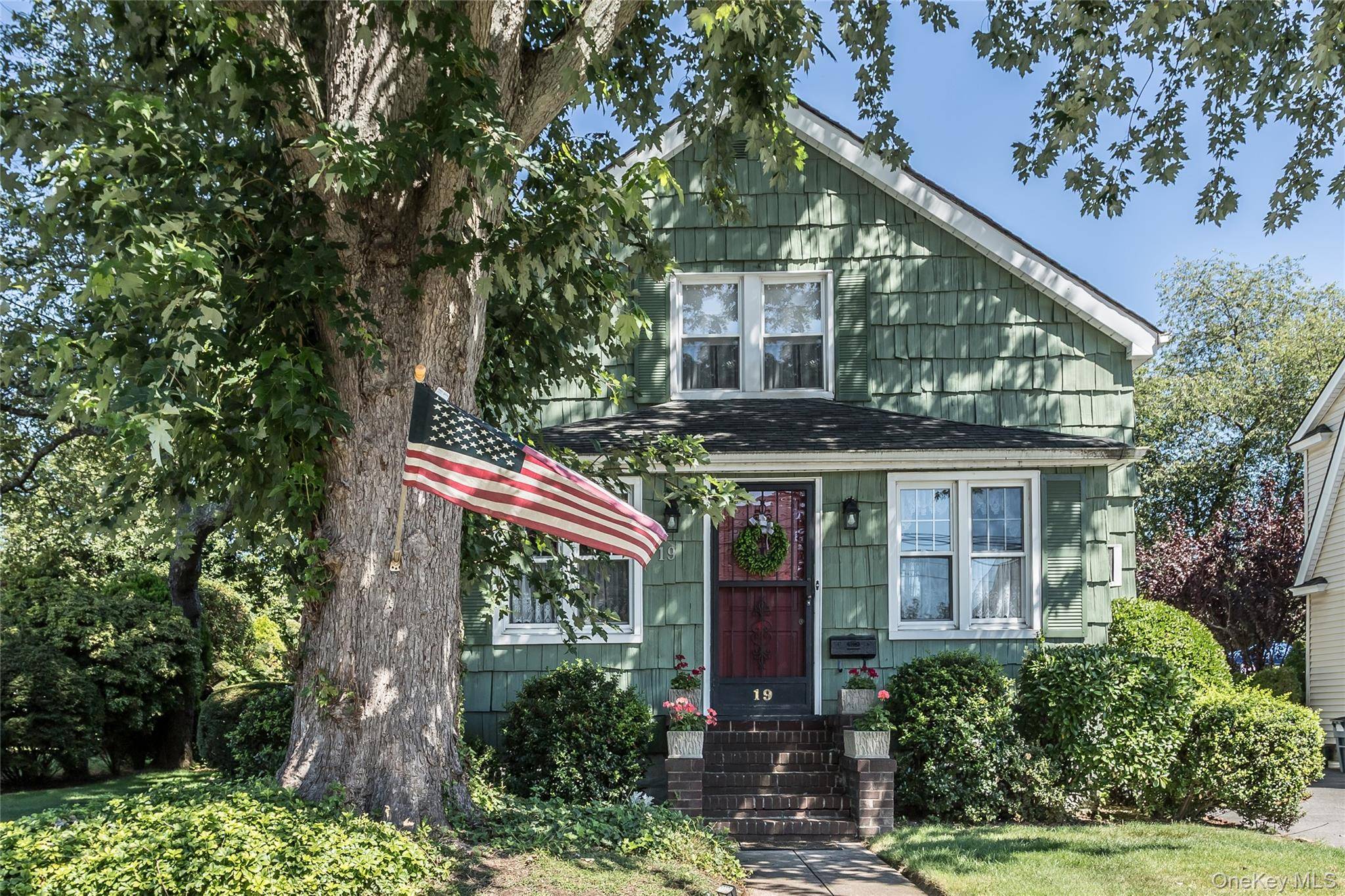 19 Princeton Street Is A Lovely Old Style Home Located Mid Block On A Tree Lined Street In The Western Section Of The Village Of Garden City.