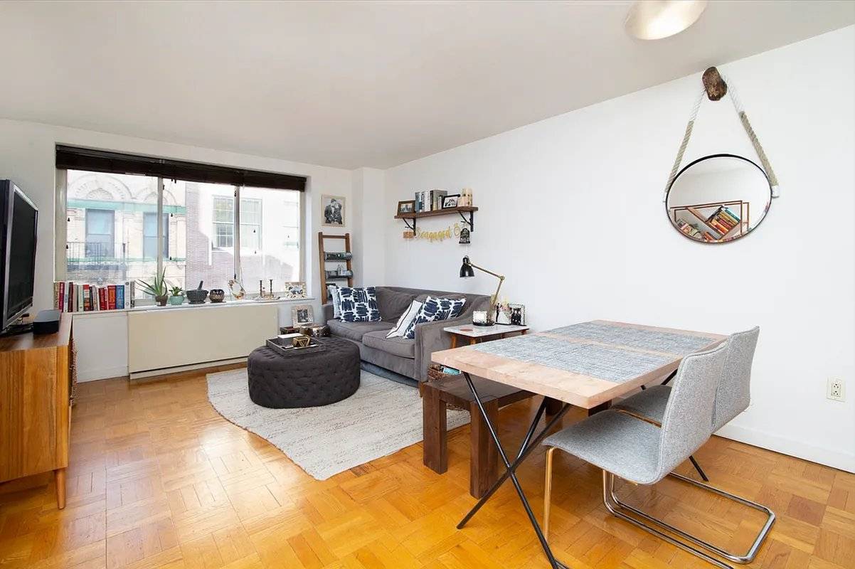 Welcome home to 227 Mulberry the full service elevator 24H doorman rental building in Nolita !