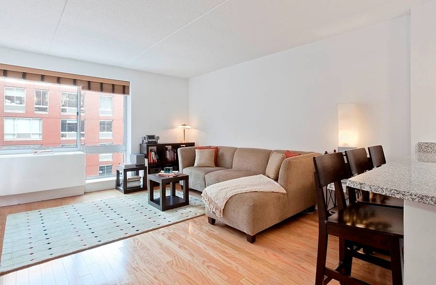Great apartment, great neighborhood, and a lovely home in Chelsea !