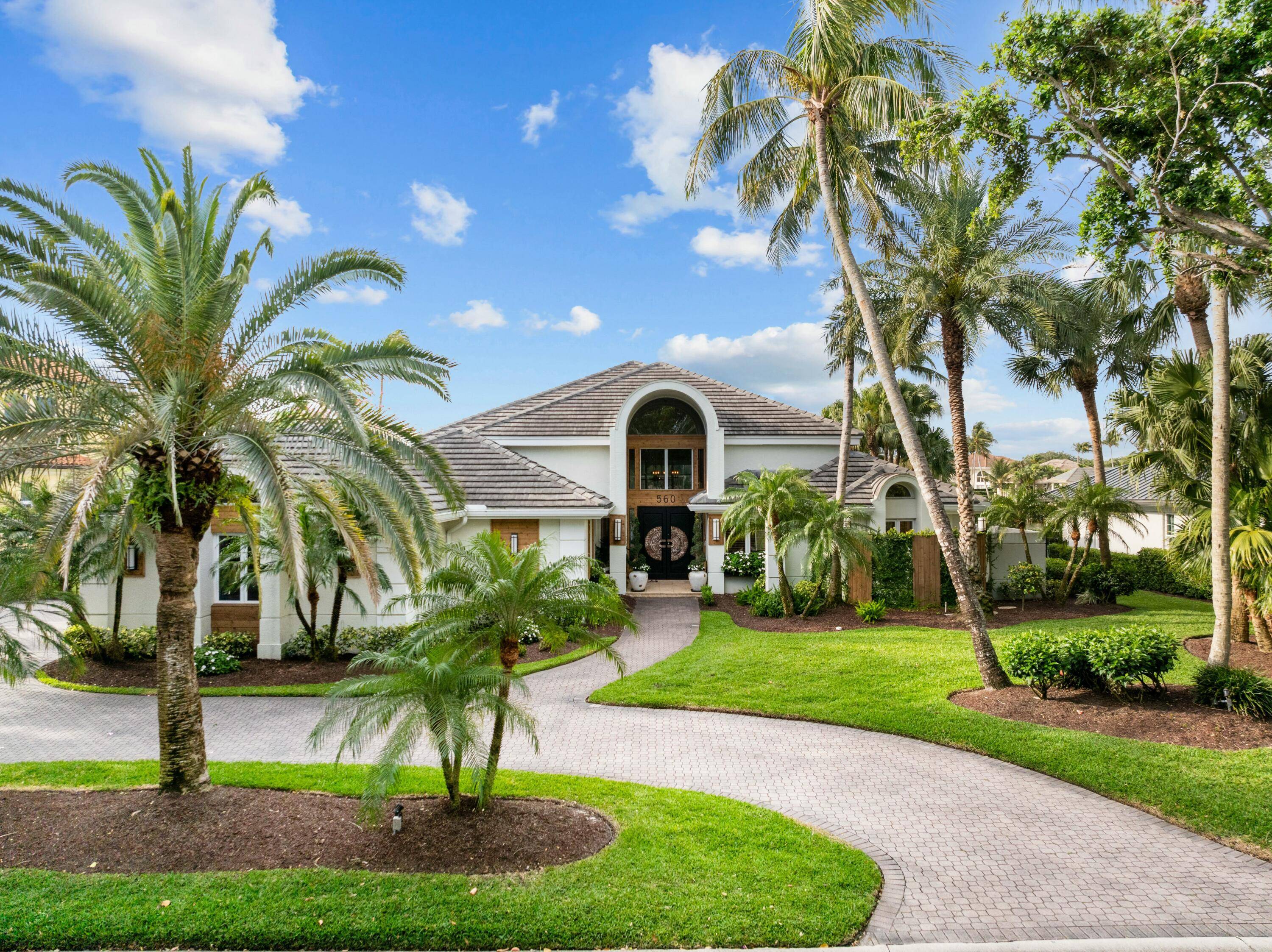 The private gated community of Bay Pointe offers this exquisite 3 bedroom office, 3.
