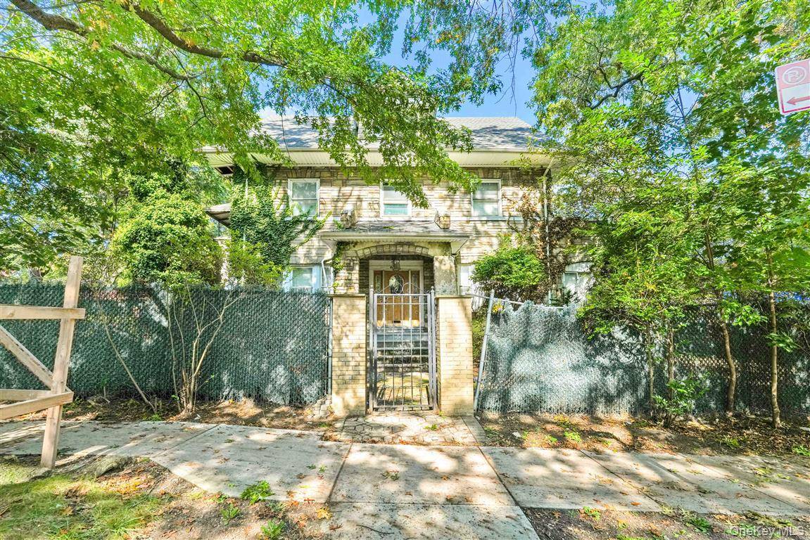 Developer's Dream R2 Zoned Lot for Two Luxury Homes in Prime Kew Gardens !