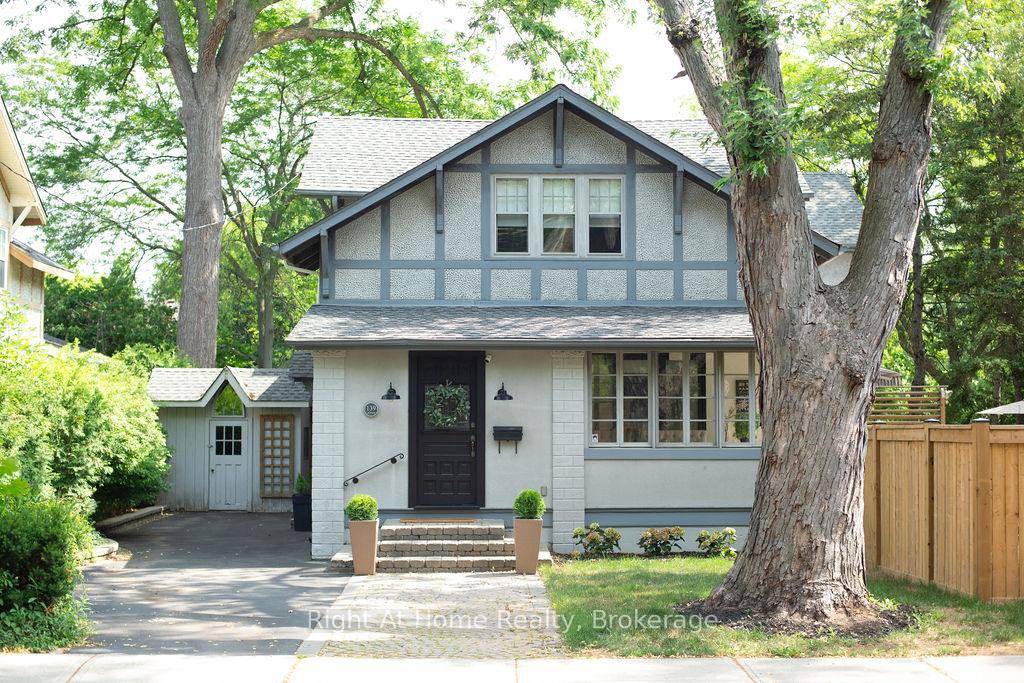 Exquisite 4 Bedroom Home in the Heart of Downtown Oakville.