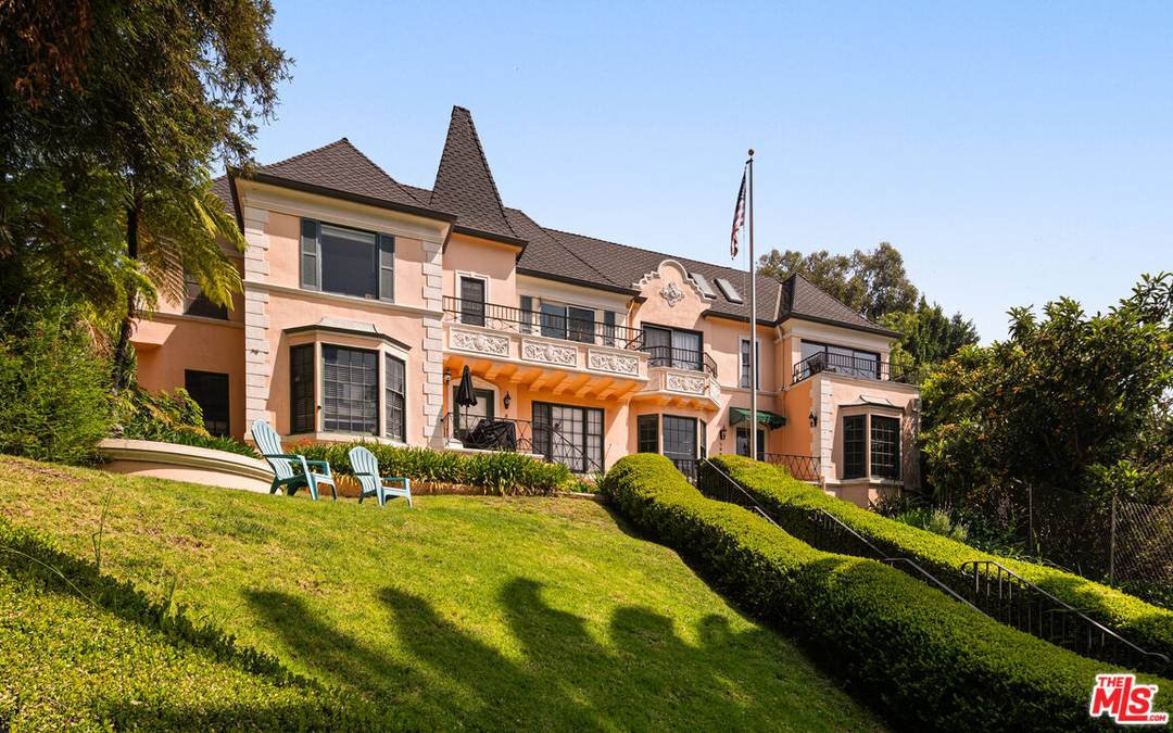 1954 Hillcrest Rd 2BR Hollywood Hills East La