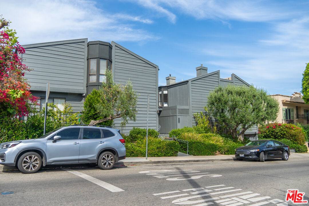 880 Hilldale Ave 2BR Sunset Strip La
