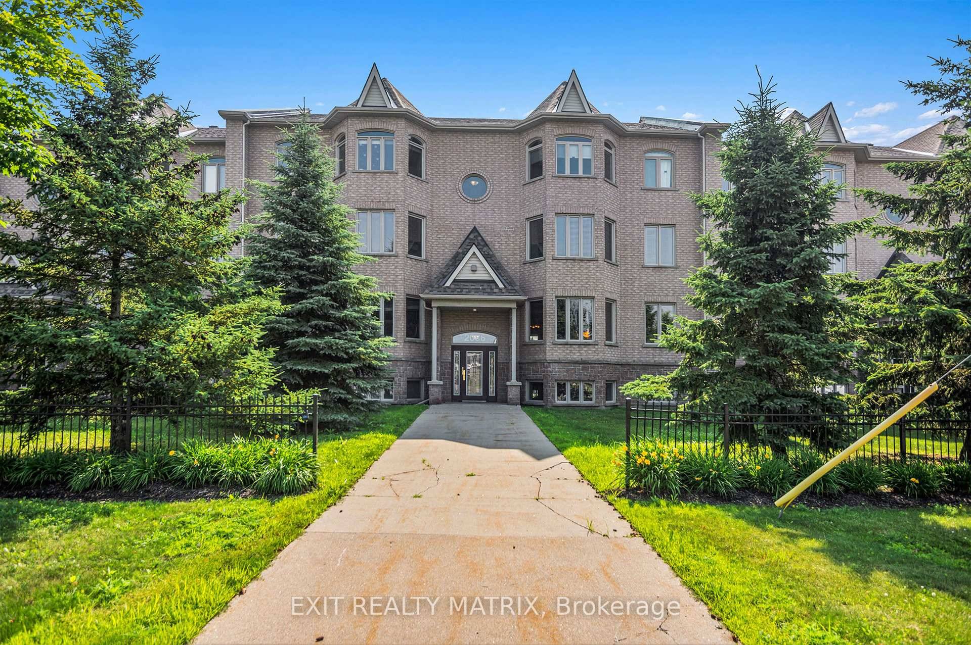 OPEN HOUSE Saturday, October 11th from 2 4pm Welcome to this spacious, freshly painted, 2 bedroom, 2 bath condo offering comfort, convenience, and accessibility and 2 parking spots along with ...