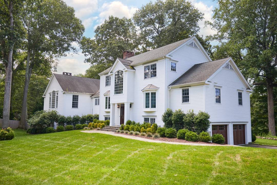 This impeccable, newly renovated colonial is now available for rent.