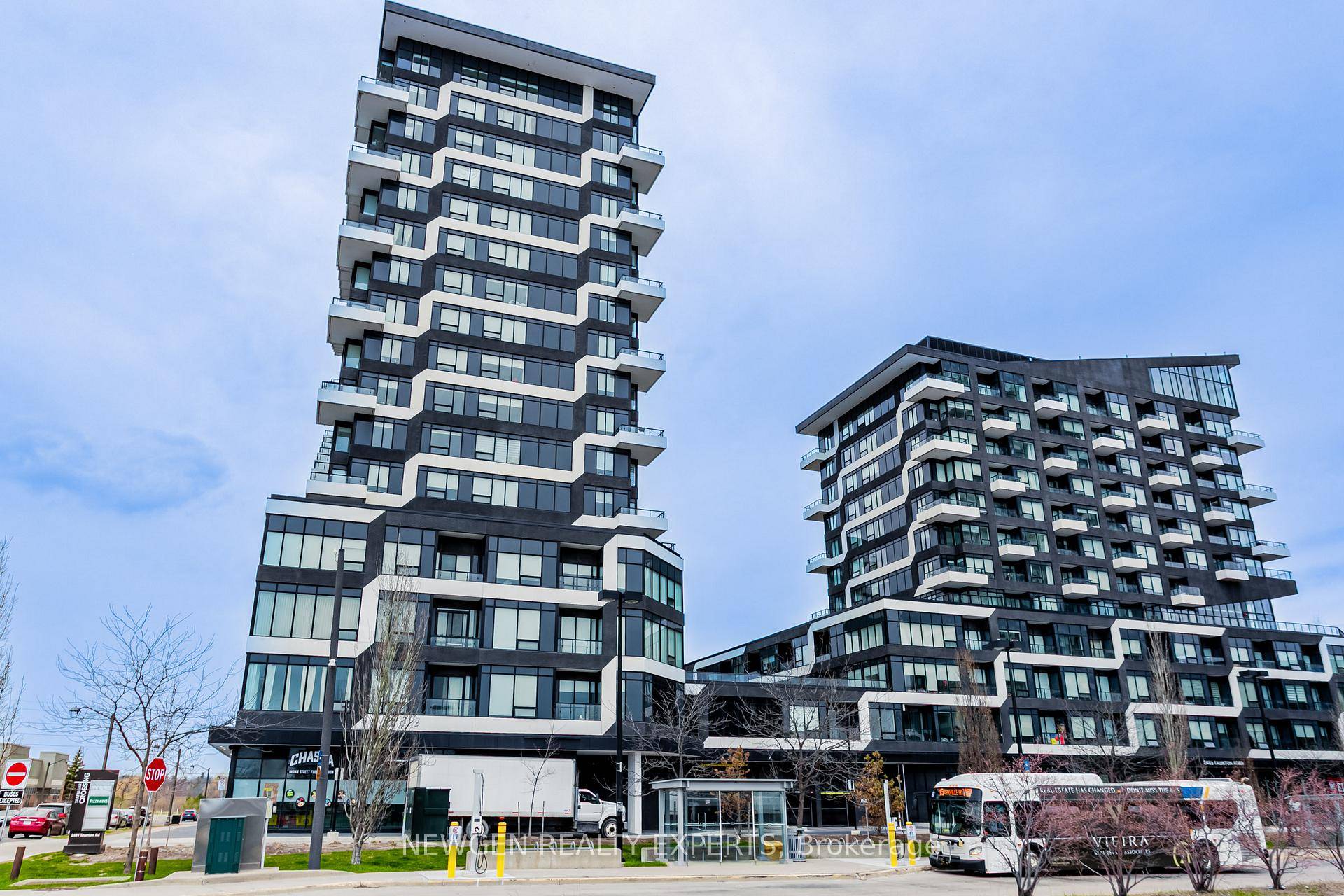Experience elevated living in the heart of Oakville with this beautifully maintained offers a thoughtfully designed layout featuring a generous walk in closet and a sleek, modern condominium, where luxury ...