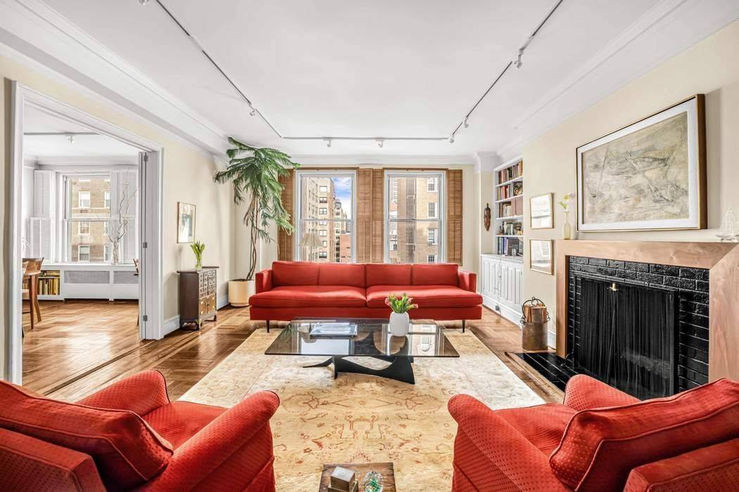 A truly exceptional Duplex has come to market at one of Carnegie Hill s most coveted addresses.