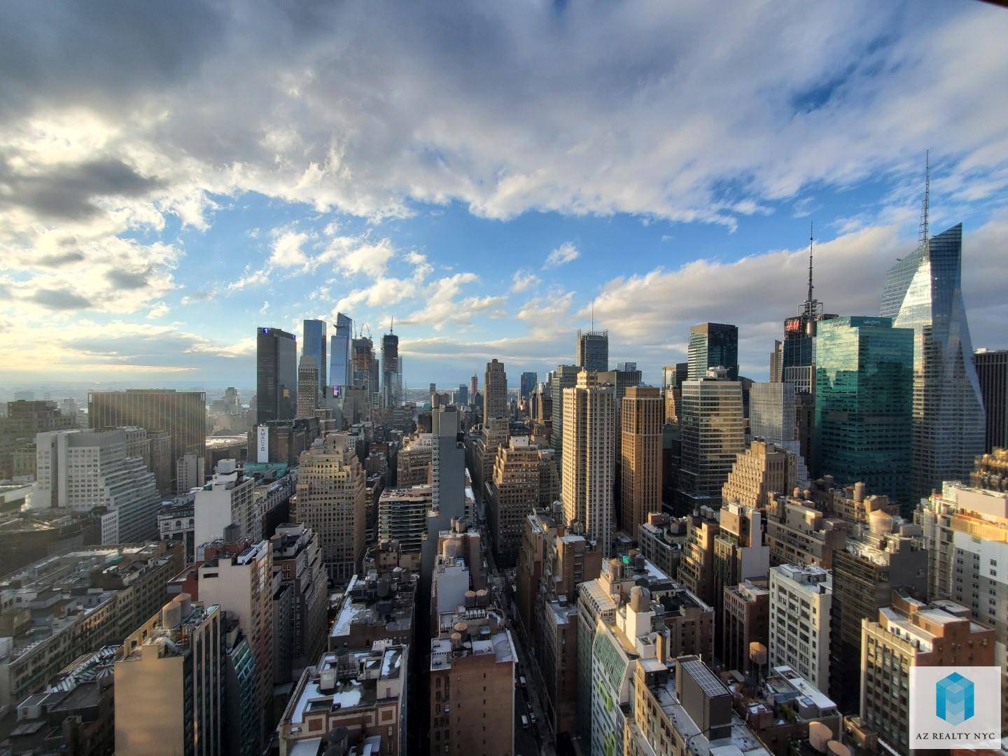 Move in ready ! Wrapping around the east, west, and north sides of the 45th floor, angled floor to ceiling windows allow unsurpassed views of the city !