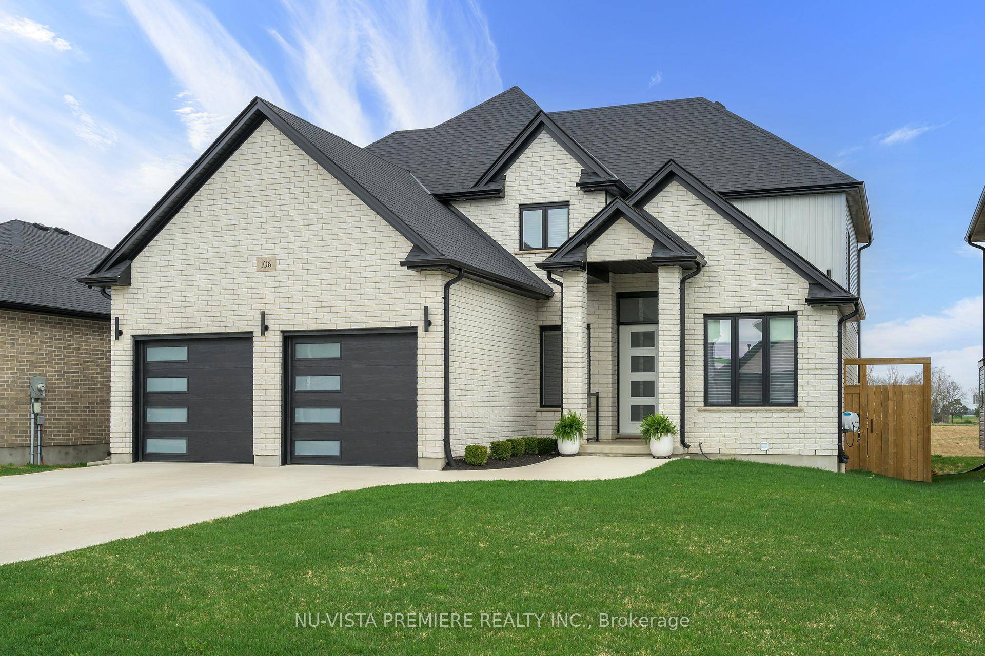 Welcome home to 106 Jefferson Street located in the charming and highly sought after community of Olde Clover Estates Lucan !