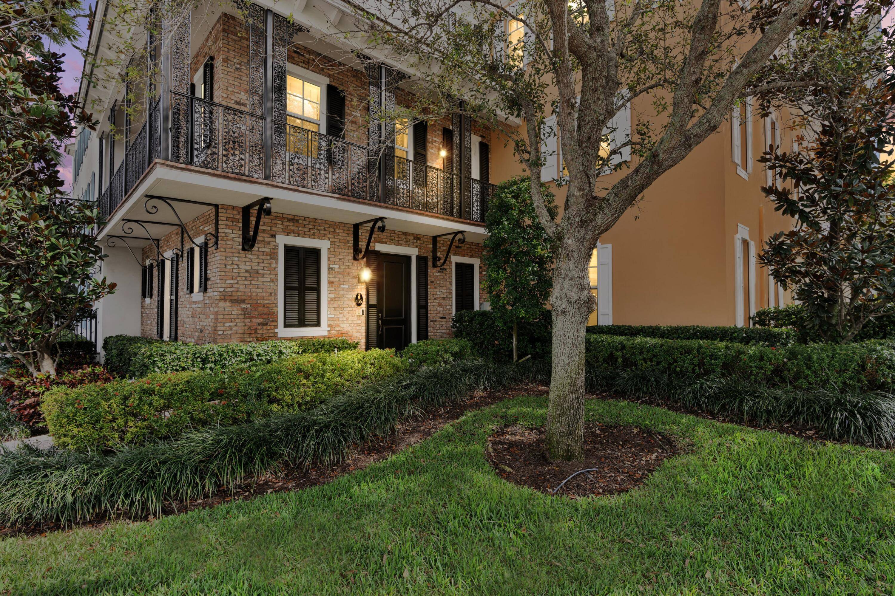 ABSOLUTELY GORGEOUS CORNER END UNIT TOWNHOUSE PRESTIGIOUS CANNERY ROW PRIME DOWNTOWN DELRAY BEACH LOCATION WALK BIKE TO BEACH ATLANTIC AVE Bright Open Floor Plan LED Recessed Custom Lighting All Hurricane ...