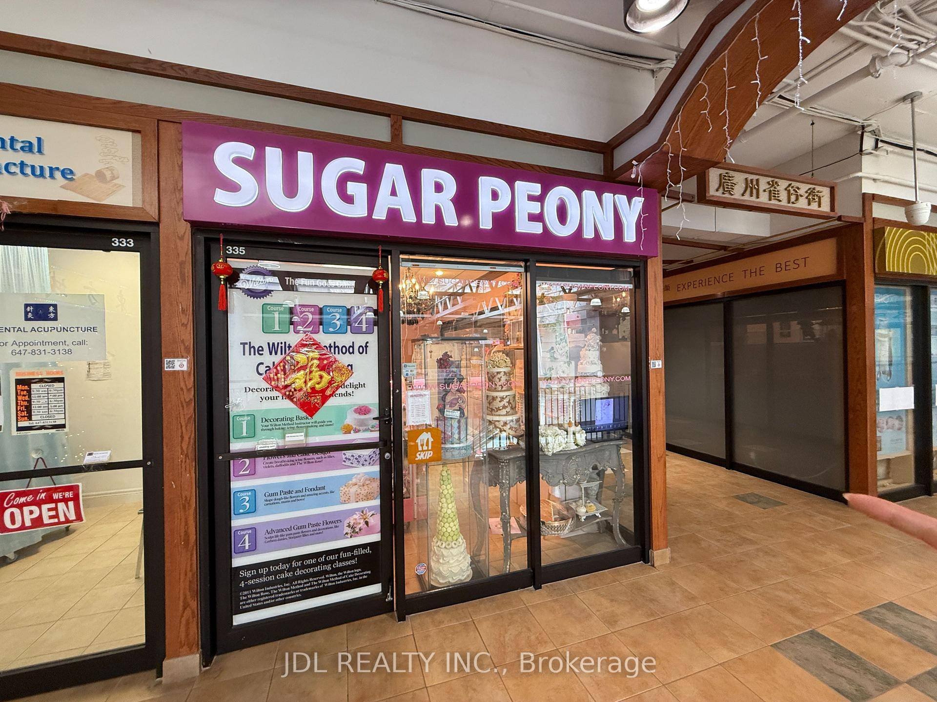 Perfect Location At High Demand Indoor Mall Oriental Center.