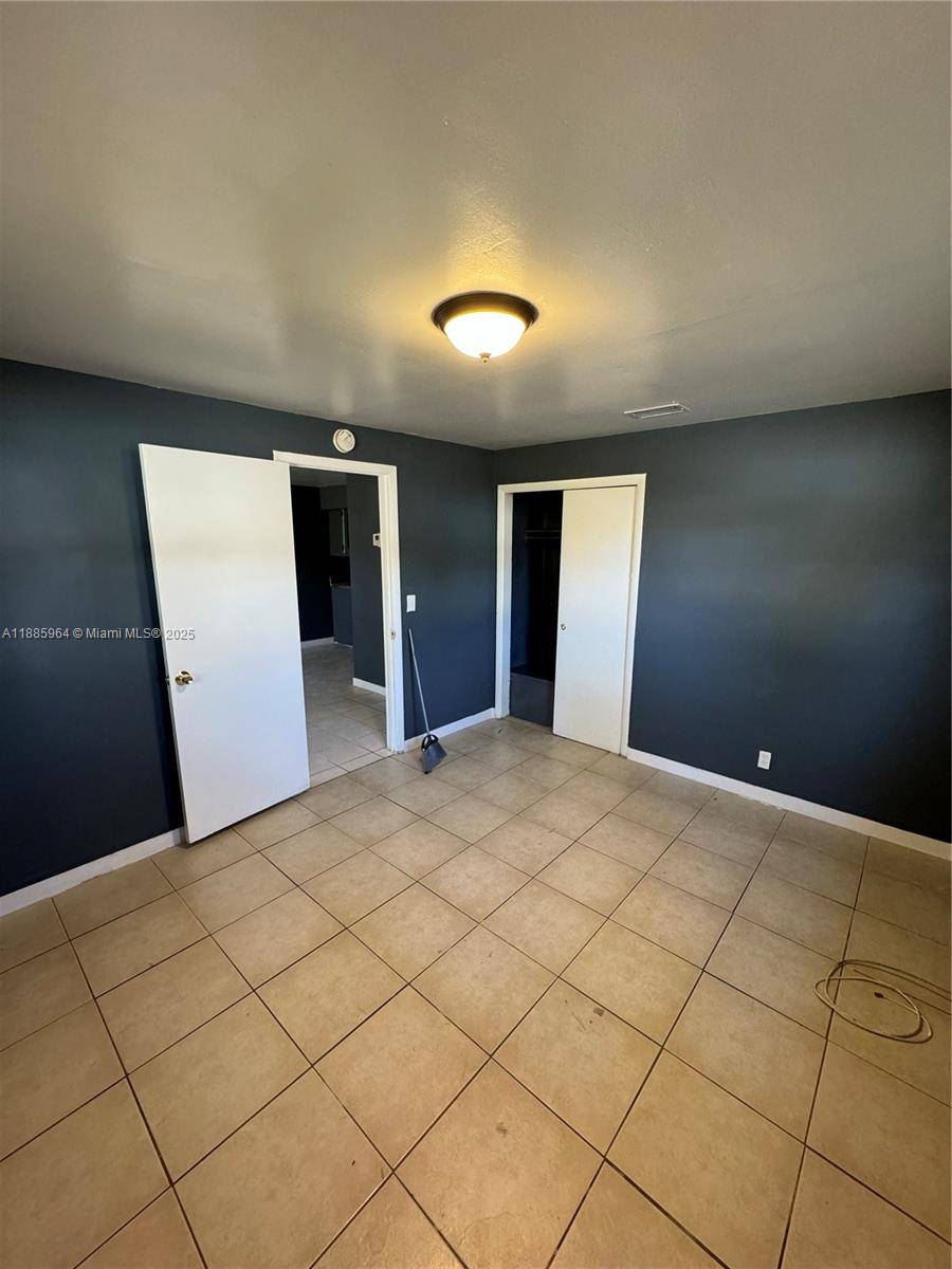 GREAT INVESTMENT ; THIS PROPERTY IS CENTRALLY LOCATED TO MAJOR HIGHWAYS, PUBLIC TRANSPORTATION, HOSPITALS, SCHOOLS, AIRPORT AND CLOSE TO FORT LAUDERDALE BEACH.