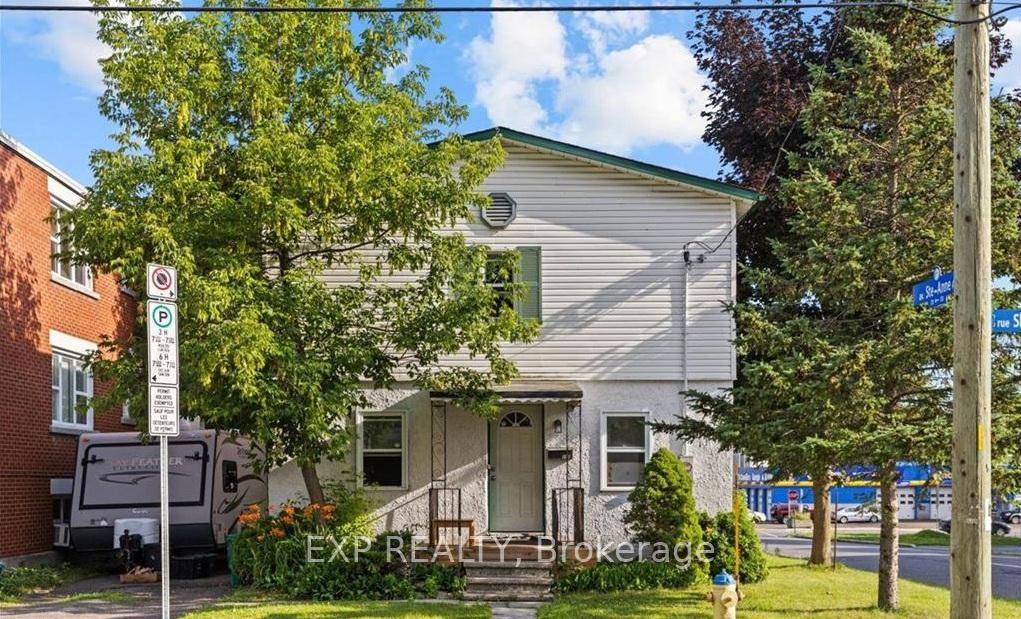 Spacious 3 bedroom corner lot home for rent, steps to the newly revitalized Montreal Rd and its growing amenities.