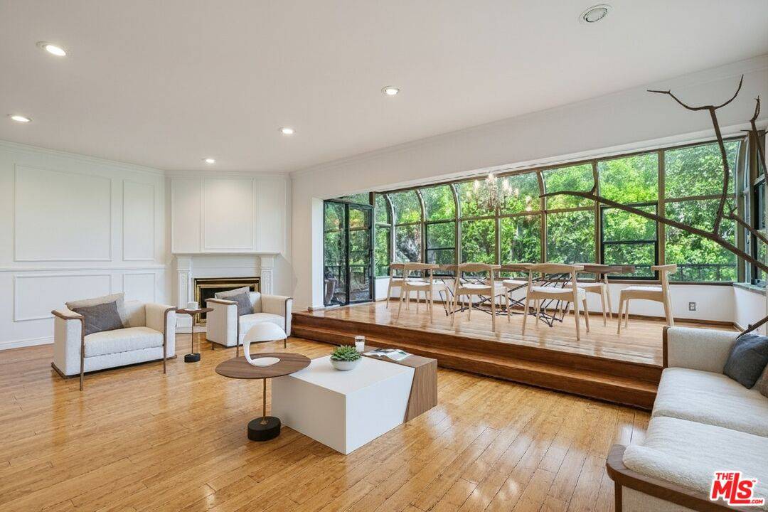 1124  N Kings Rd 1BR Sunset Strip La