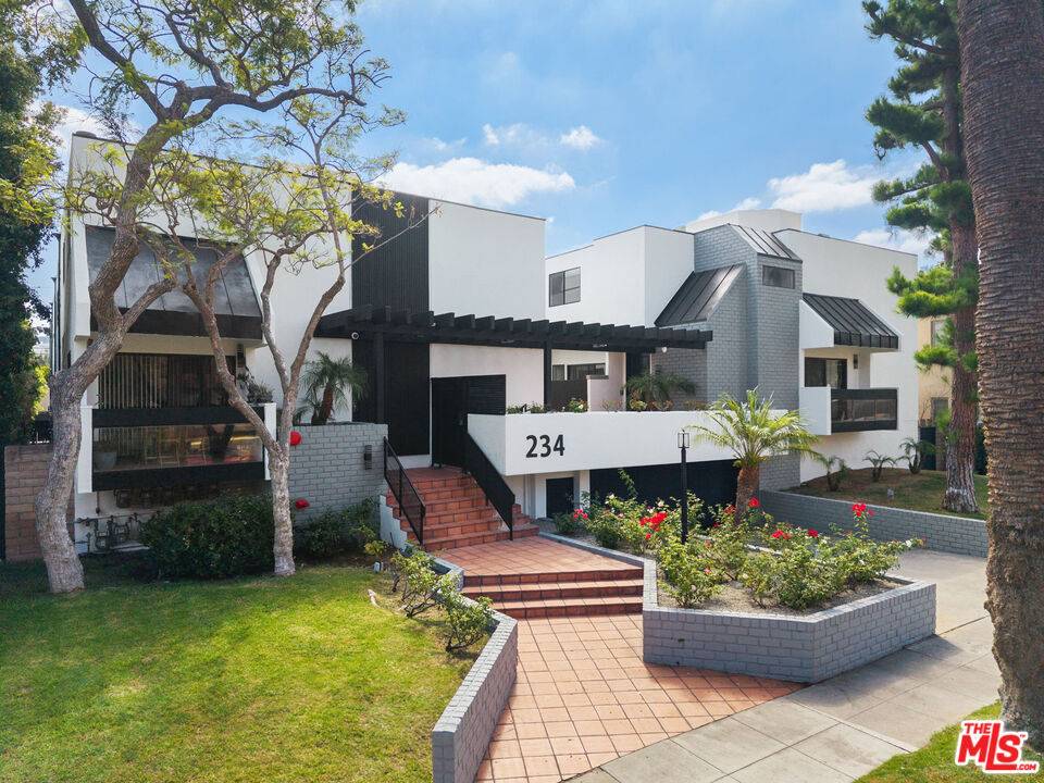 234  S Tower Dr 4BR Beverly Grove La