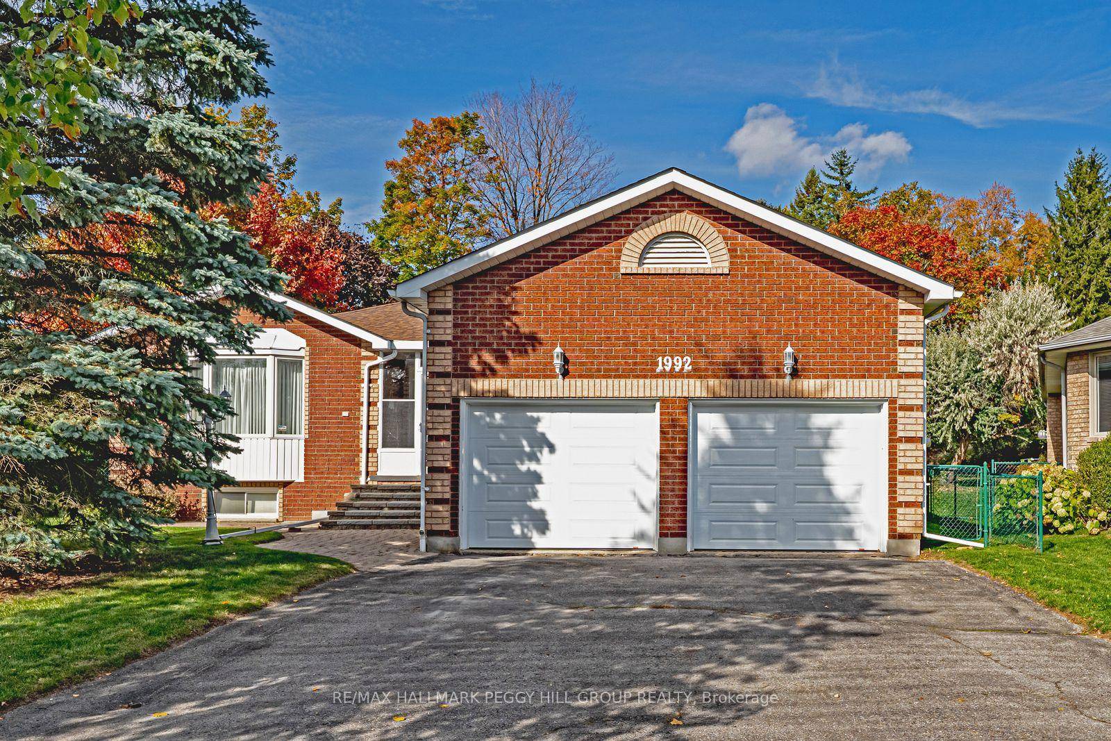 SPACIOUS INNISFIL GEM WITH A WORKSHOP, SUNROOM, amp ; STUNNING BACKYARD ESCAPE, JUST MINUTES FROM LAKE SIMCOE !