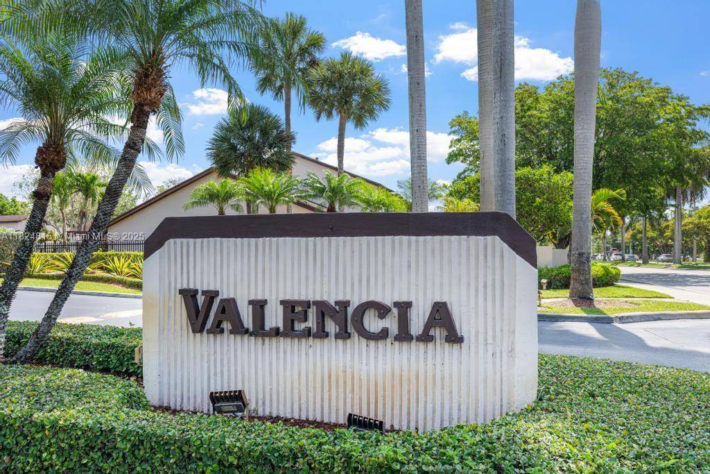 Spacious townhouse in the desirable Valencia gated community the Heart of Kendall.