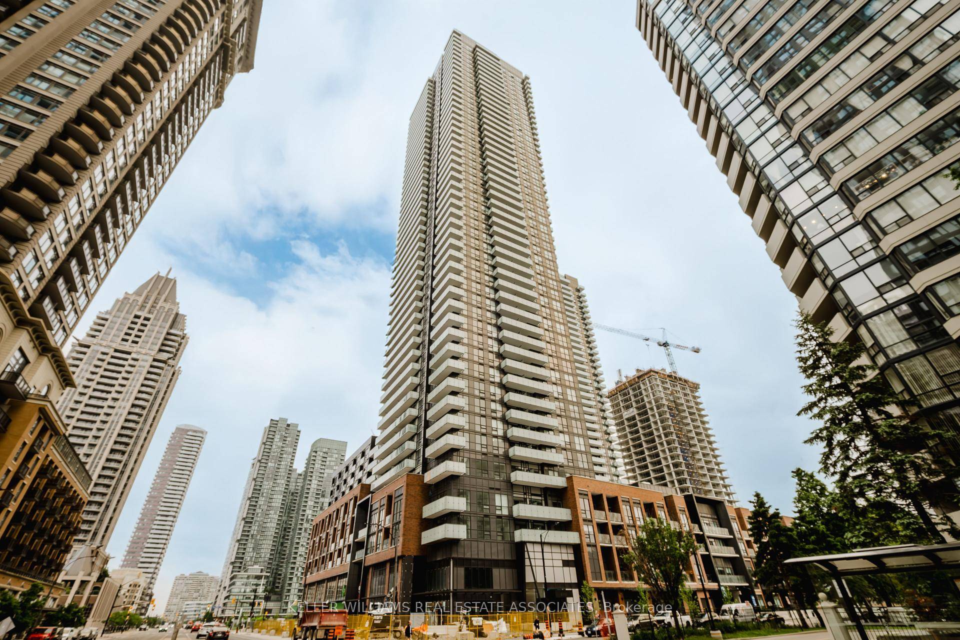 Modern Corner Unit with Stunning Views Welcome to 430 Square One Dr, Unit 3211 a bright and beautiful 2 Bed Den, 2 Bath corner suite in the heart of Parkside ...
