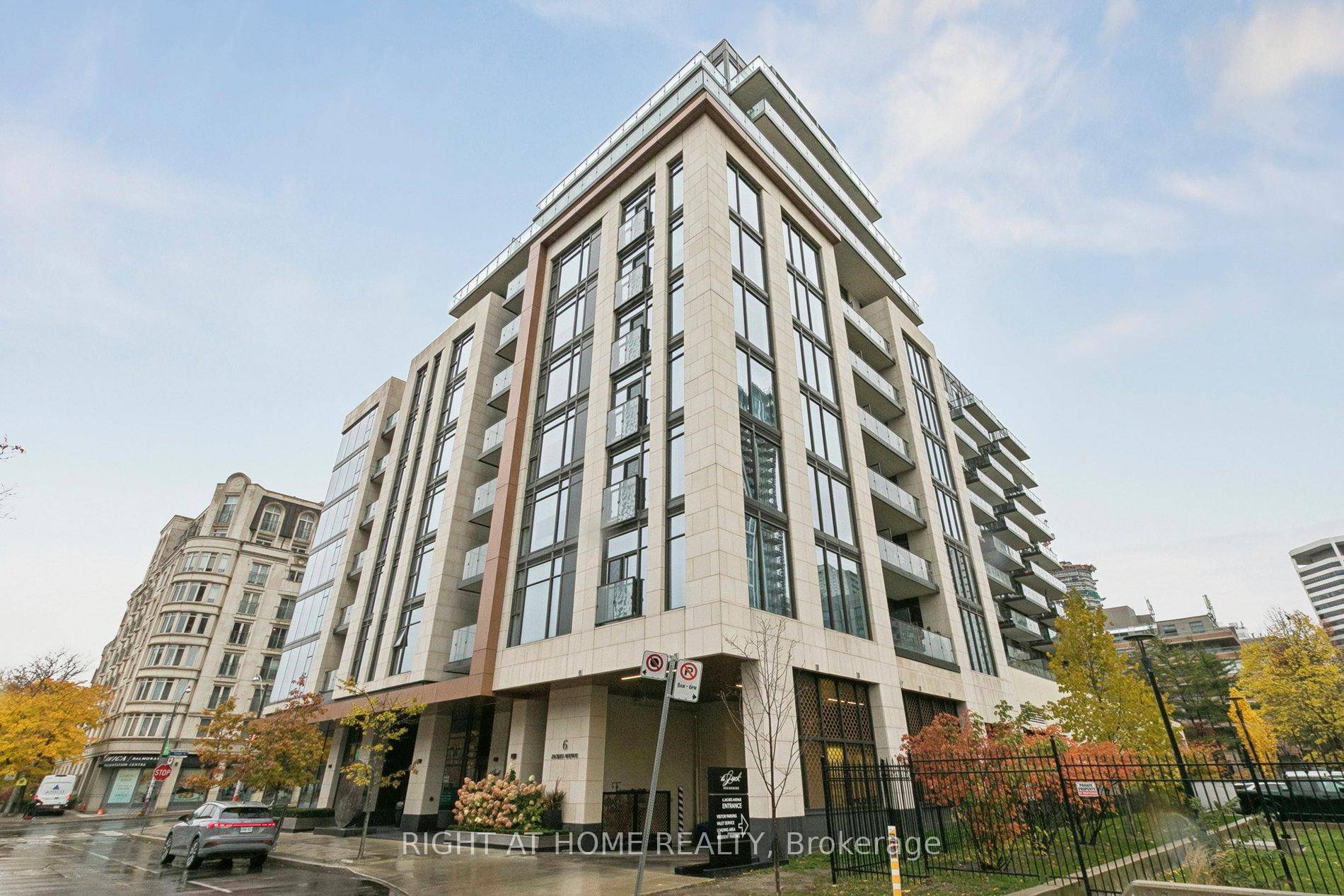 Welcome to The Jack an iconic boutique residence by Aspen Ridge Homes in the prestigious Summerhill and Rosedale Moore Park neighbourhoods.