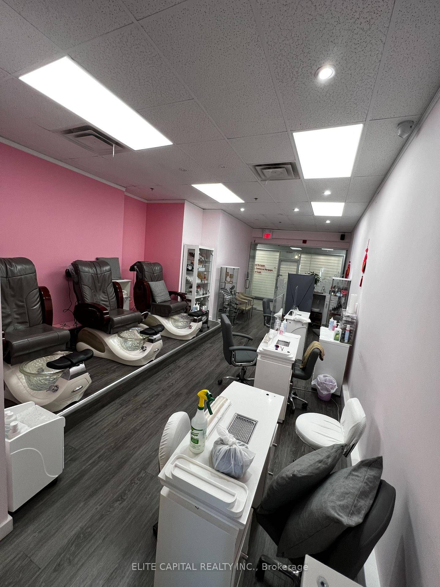 Prime second floor retail space in well established Times Square shopping plaza.