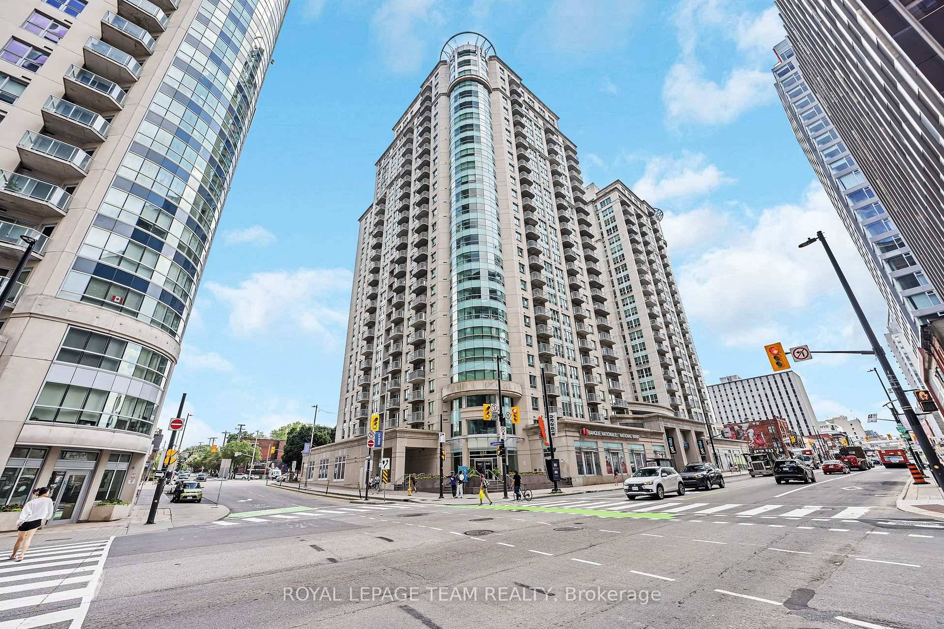 Welcome to 234 Rideau Street 205 !
