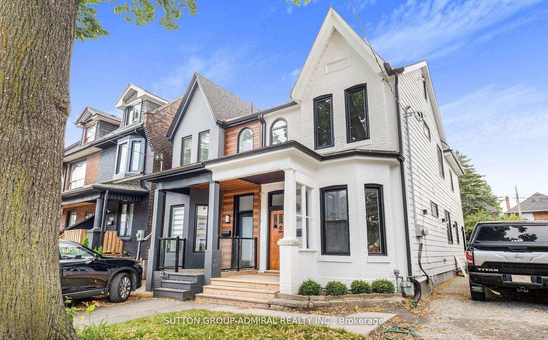 Gorgeous Total Reno from top to bottom !