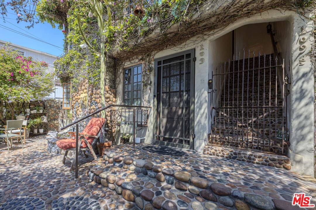 109 1/2  Fleet St 3BR Marina Del Rey La