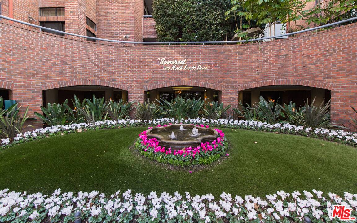 200  N Swall Dr 2.0 Beverly Grove LA