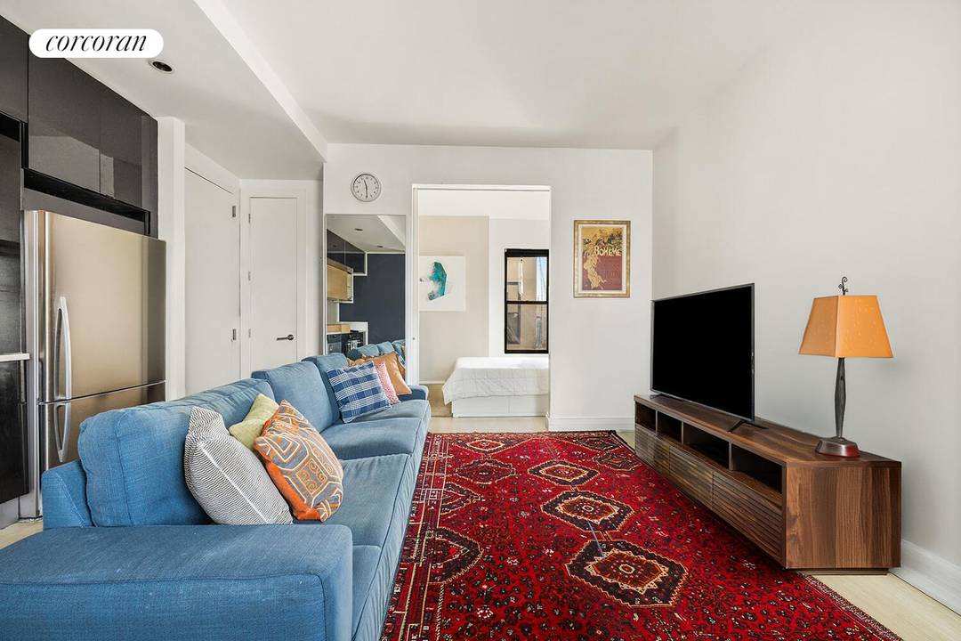 Wonderful 2 Bedroom Condo Offering Exceptional Value in Crown Heights !