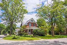 One and 1 2 story brick gem in Wiarton !