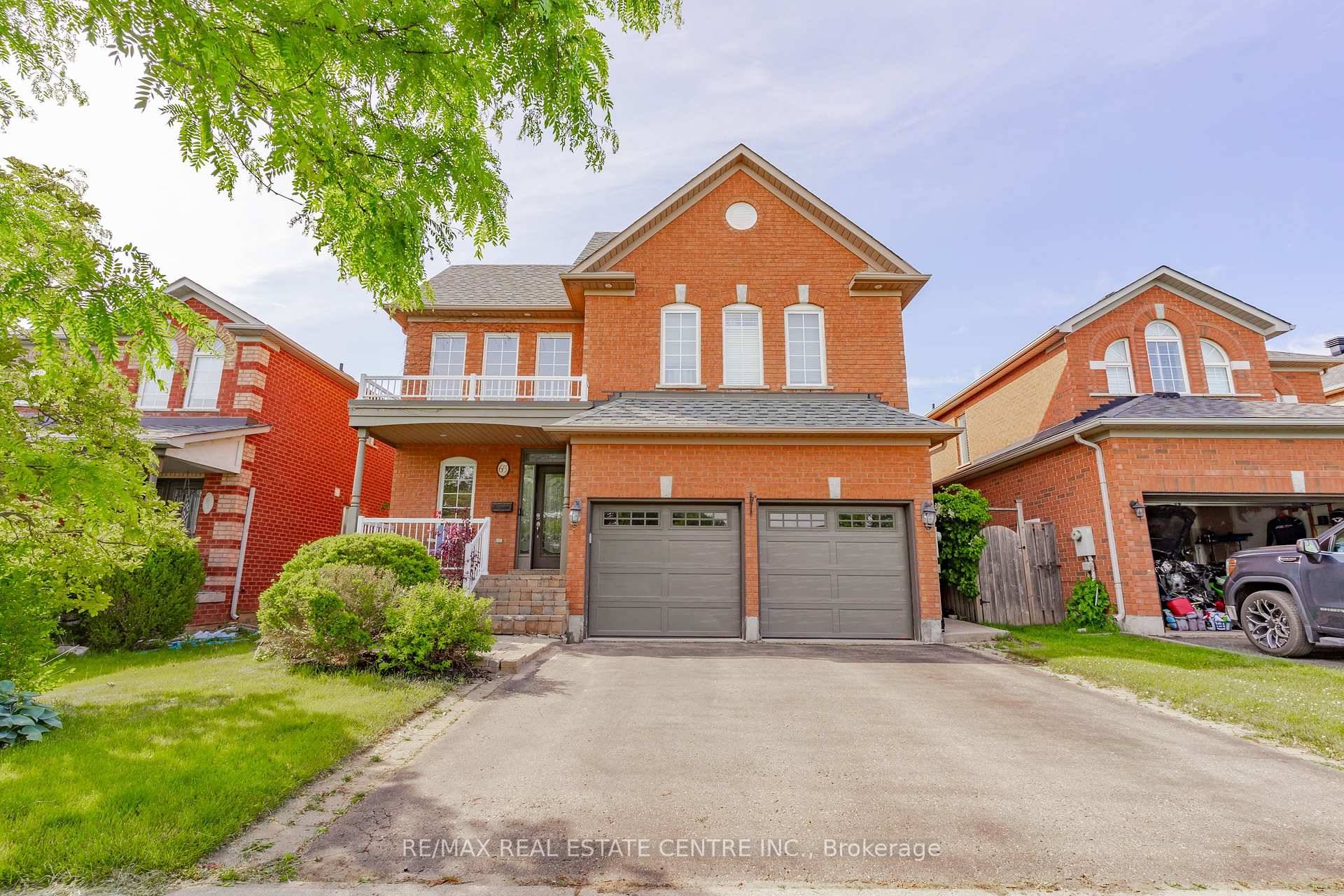 Stunning 5 Bedrooms amp ; 5 Bathrooms with Over 3500 Sq.