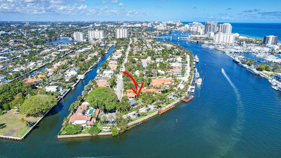 Magnificent two parcel. 82 acre Idlewyld waterfront estate with over 14, 000 sf in total.