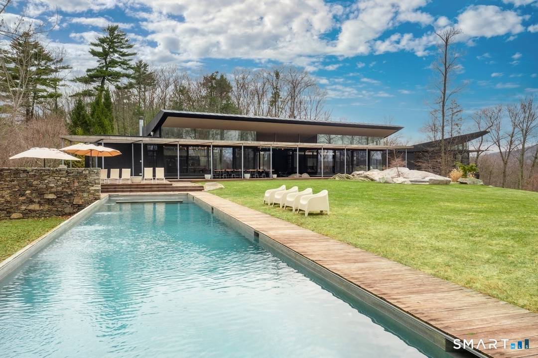 Experience a rare Zen inspired retreat in the heart of the Berkshires, designed in harmony with its natural surroundings.