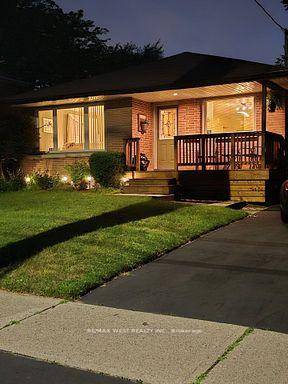 Turnkey Living in a Prime Location Welcome to 46 Orchard View Blvd.
