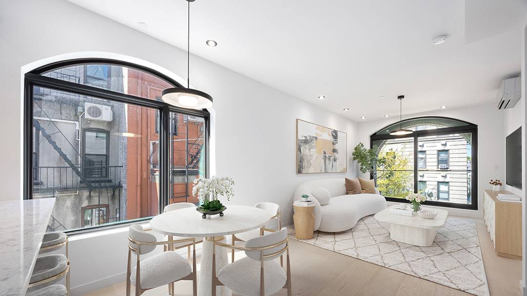 Welcome to 8 Windsor Place, a boutique four residence condominium with striking architecture and a distinct point of view.