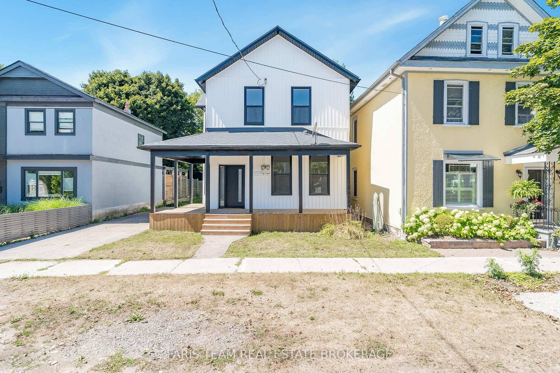 Top 5 Reasons You Will Love This Home 1 Discover this beautifully updated four bedroom century home, perfectly situated on one of Collingwood's charming treed streets 2 Step inside to ...
