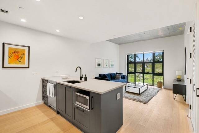 Park facing one bedroom with home office residence !
