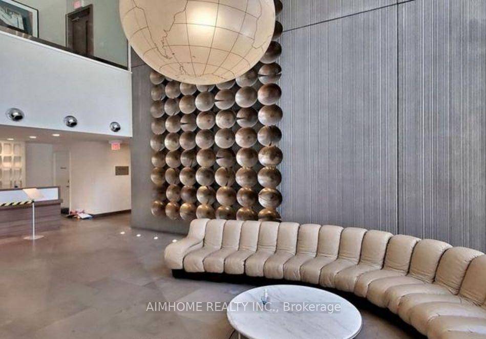 Prime Yonge Bloor Location !