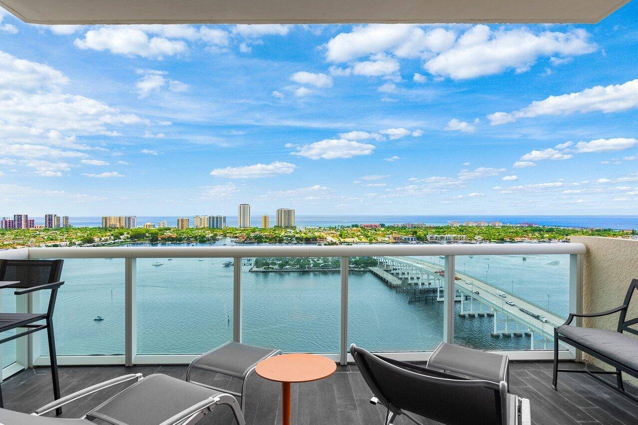 Rare Penthouse Seasonal Rental !