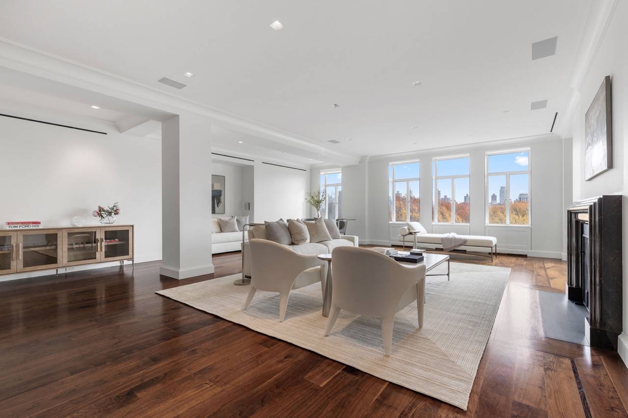 Extraordinary opportunity to create an 6, 000 sqft sensational combination of Apartments 8E and 8F with 82' of magnificent views of Central Park, The Manhattan Skyline and New York City ...