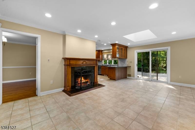 Welcome to your new home in the desirable town of New Providence !